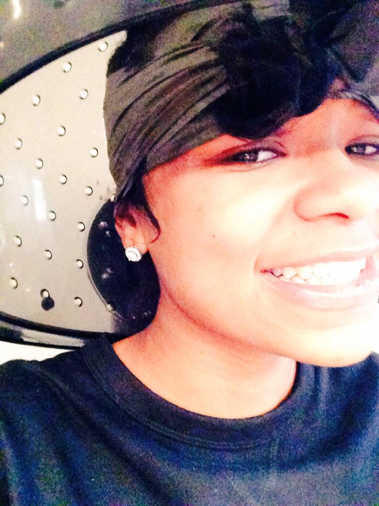 DejK_'s tweet photo. when all you do is play , sitting under the dryer all you have time to do is play 😂😂 #ImSoSilly #TheyCallMeCrazy http://t.co/7vKo17UMEm