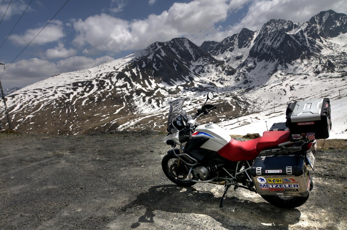 fanoutics's tweet photo. Amanecisteis cpn nieve? Abrigaros cuando salgais. En @fanoutics Acerbis trae lo más calentito: http://t.co/AXs9NHsjQ2 http://t.co/pqj3hy3O6e