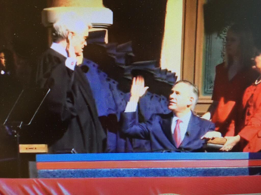 MT <a href="/TxCourts/">Texas Courts</a>: CJ <a href="/NathanLHecht/">Nathan L. Hecht</a> on stage to administer <a href="/txinauguration/">Texas Inauguration</a> oath to <a href="/GregAbbott_TX/">Greg Abbott</a> (fmr justice on #SCOTX)