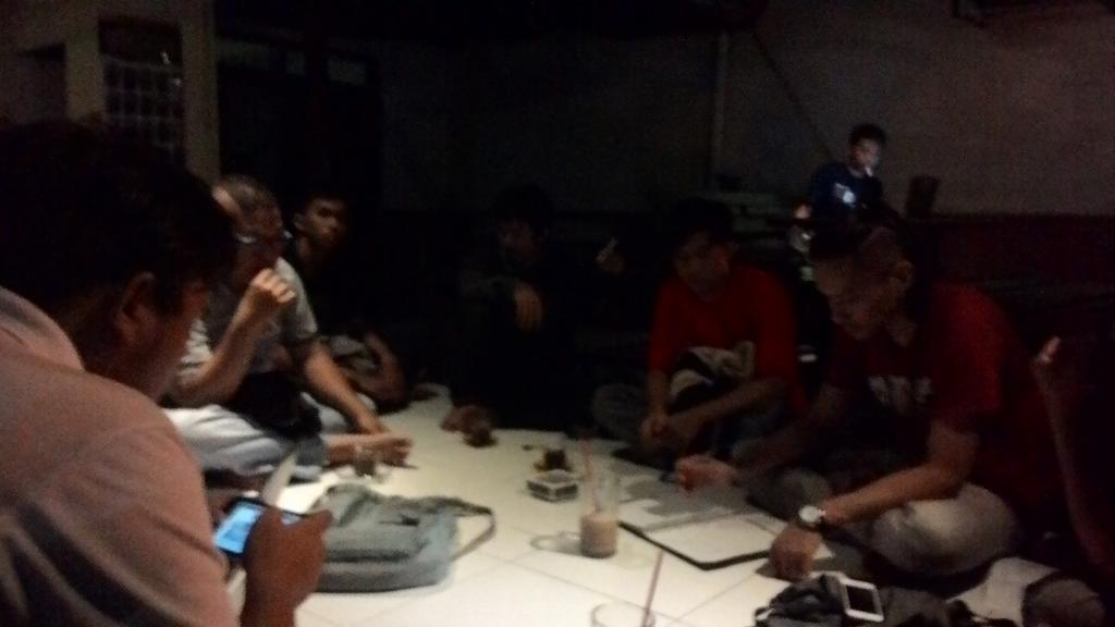 Ada <a href="/IFFAsurabaya/">Flag Football SBY</a> lagi kumpul