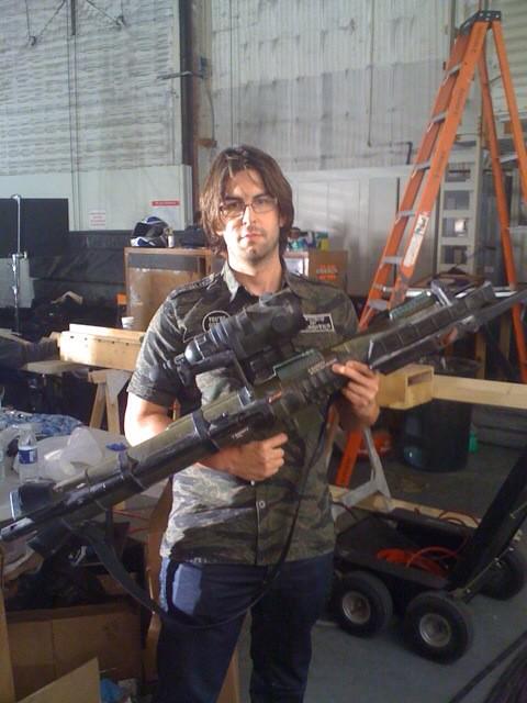 HAPPY BIRTHDAY TO THE messageLESS BAD DRUMMER OF THE CENTURY, ROB BOURDON!!! 