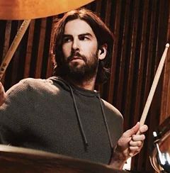 LPElSalvador's tweet photo. Feliz cumpleaños al mejor baterista del mundo! #HappyBirthdayRobBourdon @linkinpark @mikeshinoda @phoenixlp http://t.co/d1cSuSV2tr