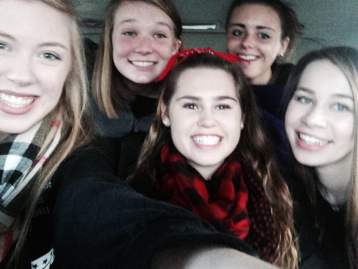 AledoYR's tweet photo. One of the groups headed to Austin to see @GregAbbott_TX and @DanPatrick sworn in today! http://t.co/Wmdb7XTjQr