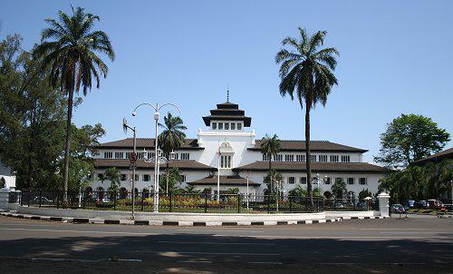indikakreasindo's tweet image. kota #vanjava yg paling terkenal adalah "Paris van Java" apa lagi klo bukan Bandung, Kota Fashion & Jajan/Kuliner.