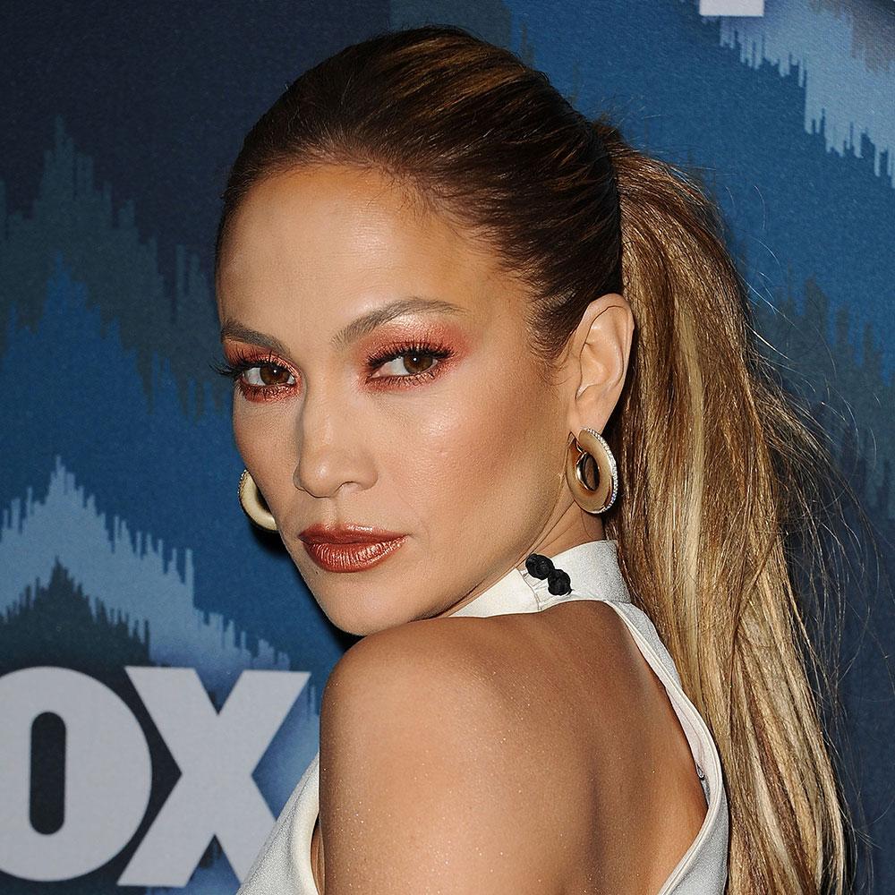 B7zQdtZCMAEEvDl.jpg:large