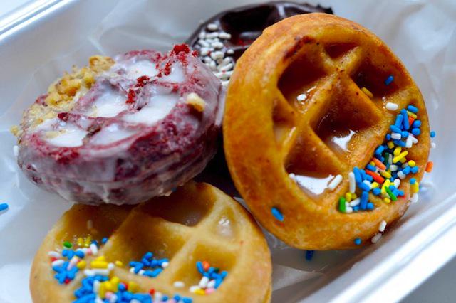 TaraMastroeni's tweet photo. Waffle doughnuts or #wonuts are absolutely my new food crush: http://t.co/390uSa9ebW via @pixable http://t.co/IplHyiiyLh