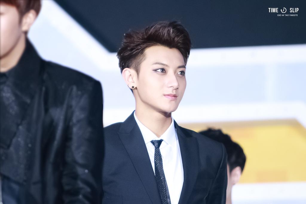 TimeSlip_0502's tweet photo. [HQ]141221 가요대전 #타오 #TAO
으잉 귀여워 미어캣같아ㅜㅠㅠ 타오야 사랑해!!!!💘
http://t.co/FYOzBw0XaQ http://t.co/Mgs9WC4Kk1