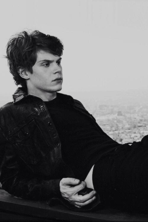 AND TODAY OUR GOOD LORD AND SAVIOR EVAN PETERS WAS BORN HAPPY 28TH BIRTHDAY YOU RUINED MY LIFE 