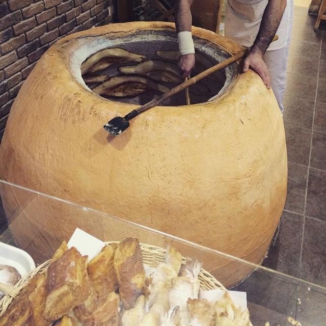 Фото из Адлера on Twitter: "В такой вот печи пекут грузинский лаваш😋😋😋 ...