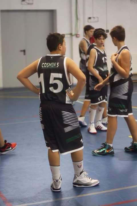 Cosmo152000's tweet image. Love ♥ Basketball ♥