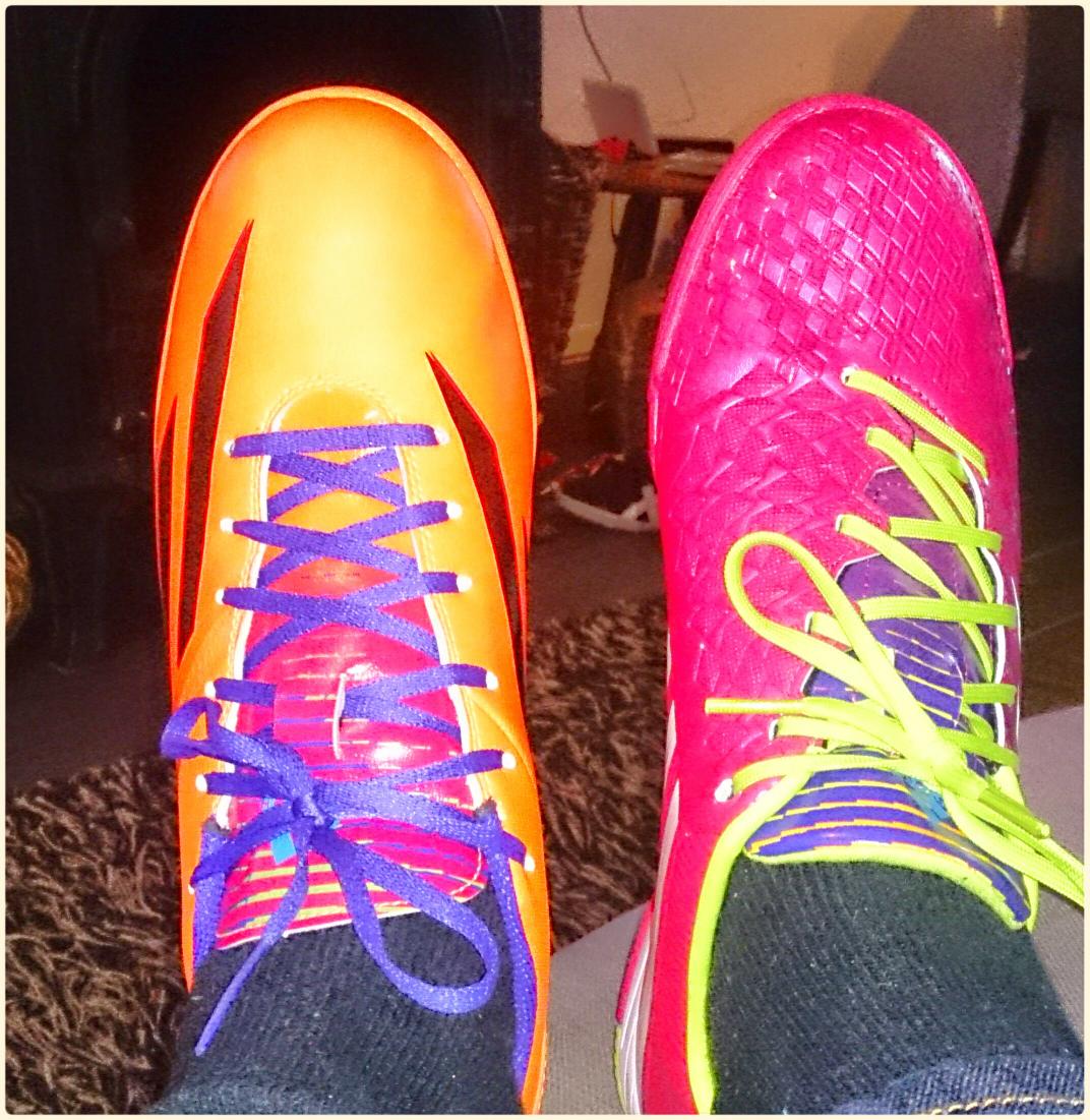 ThijsFixxUtWel's tweet photo. Stuur je je vrouw op pad om een paar voetbalschoenen te kopen. Komt ze hier mee thuis. Ik heet geen Cristiano!! http://t.co/BeiwPex0zf