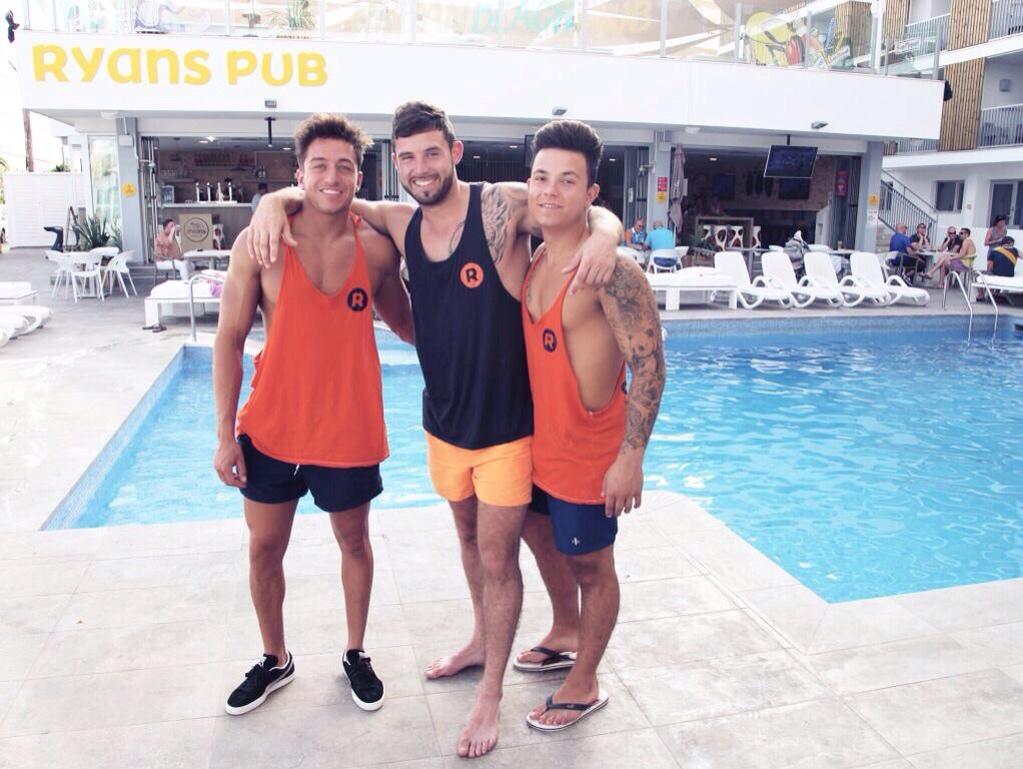 Ibiza_Weekender's tweet photo. Now Bring On The Beautiful Boys @DeanoWeekender @KrisWeekender @BenWeekender #IbizaWeekender #RightSorts http://t.co/j9xD4Tc7zi