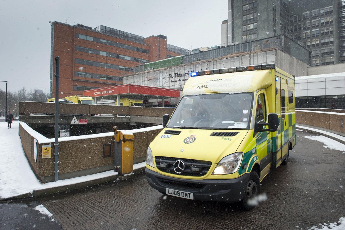 .<a href="/metofficeUK/">Met Office - UK</a> issues a cold weather alert for London. Read our tips to keep well this winter bit.ly/1Bb73aY