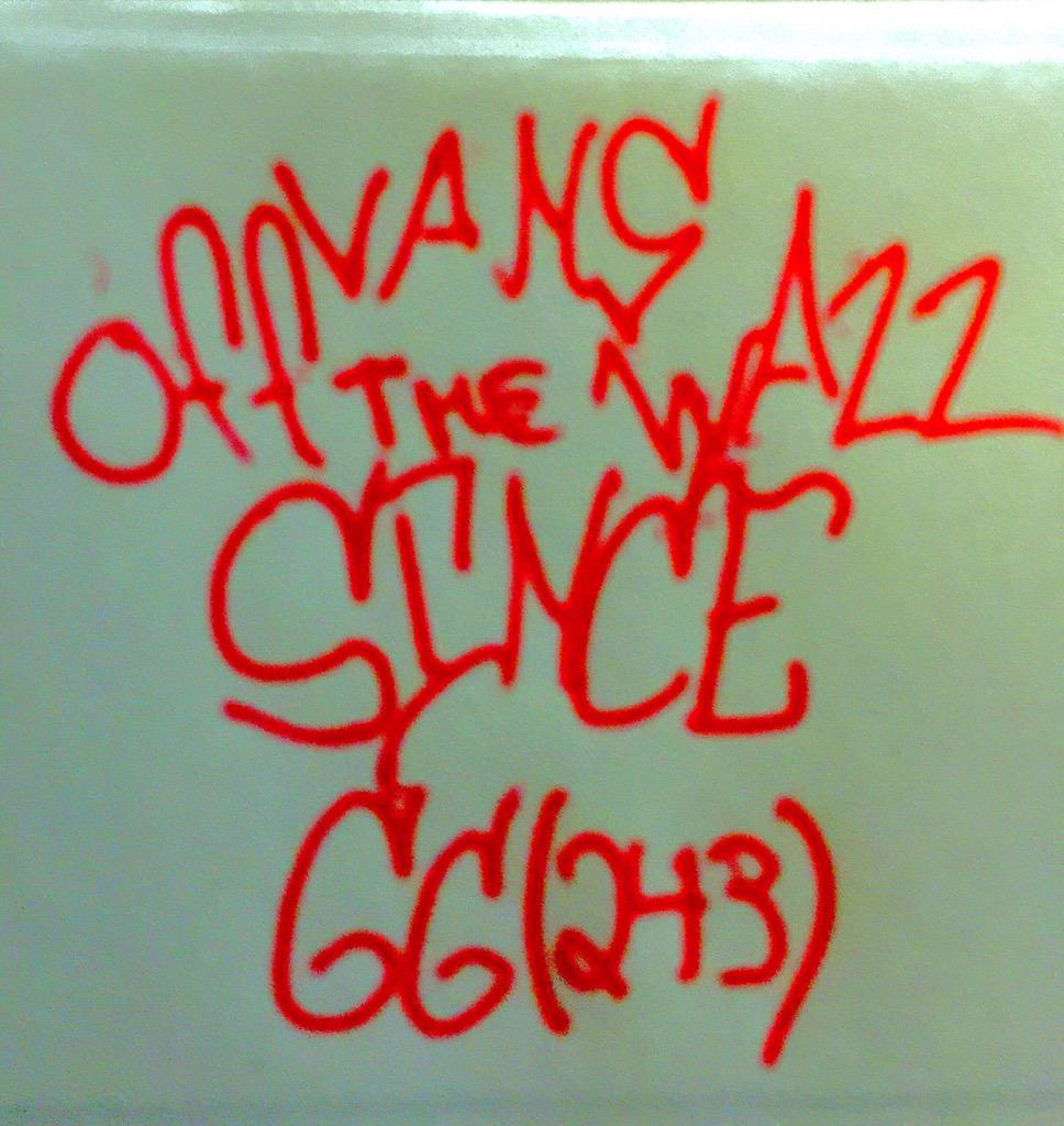 VI_XX_MMXVI's tweet photo. #offthewall. #store243 #since66 http://t.co/7W4mostKOm