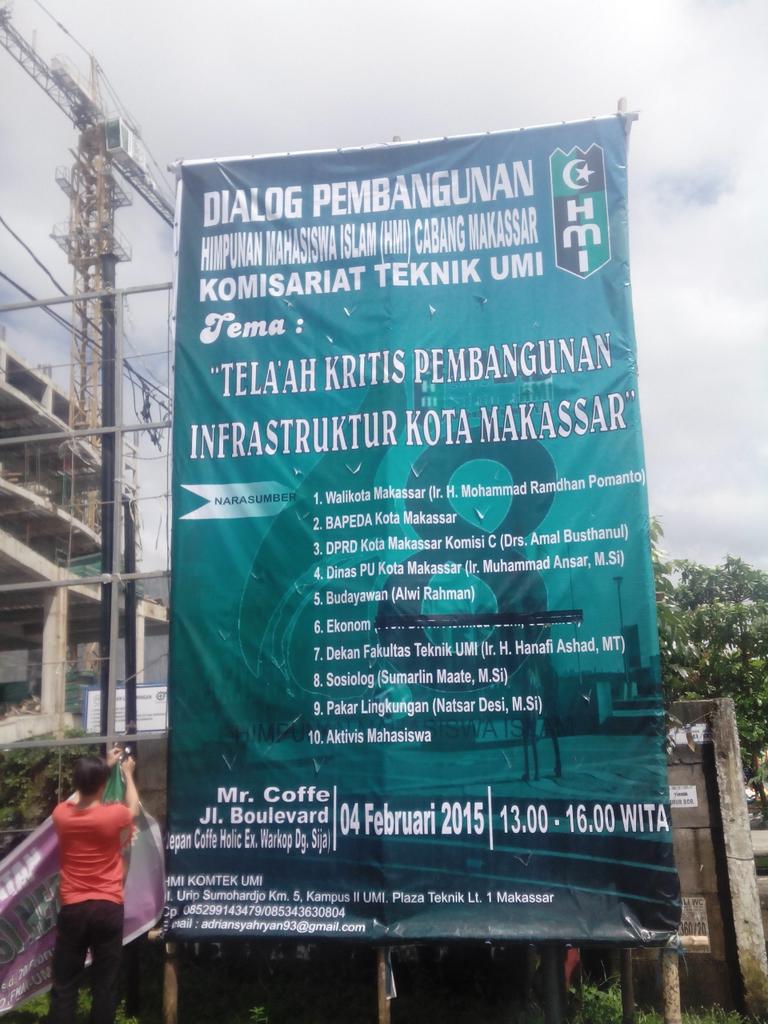 ikuti dialog pembangunan, hr in d mr. coffe jl boulevar.wkt 02 pm. oleh HmI KomTek UMI. narasumber <a href="/DP_dannypomanto/">Danny Pomanto</a>