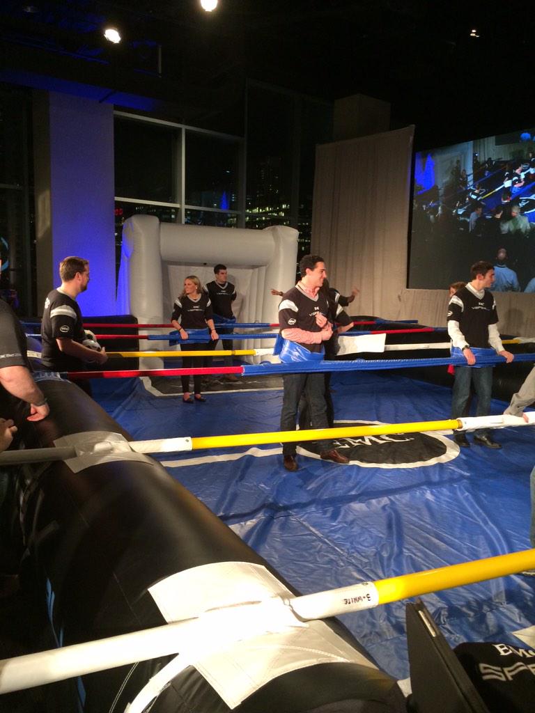DaMarcusBeasley's tweet photo. First ever human fuse ball I've ever seen! Pretty cool stuff at the #emcevent #vspexblue http://t.co/W9Glc9iFKT