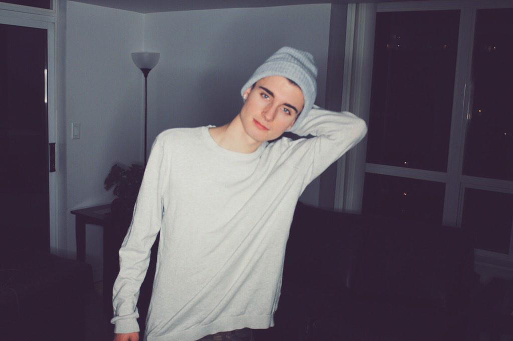 WeeklyChris's tweet image. RT for a follow/DM 😃