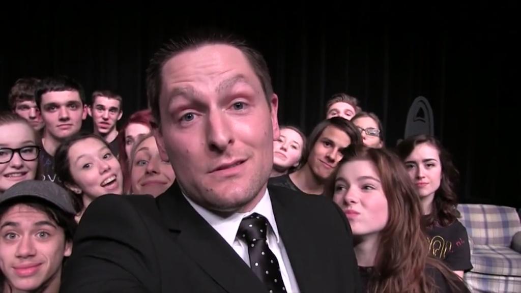 jesstablishment's tweet image. 1st pic=totally ew. 2nd=have you ever seen improv night? #SKvsFallon #SKvsFallon @jimmyfallon @FallonTonight