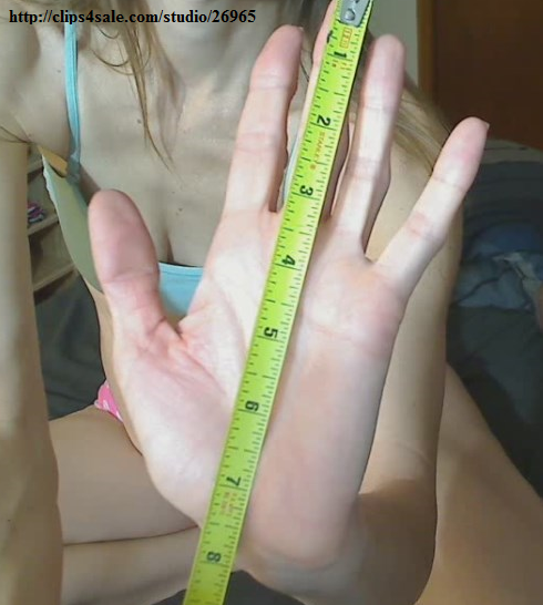 StormysBigFeet's tweet photo. Showing off my LARGE Hands! #hands #handfetish #massive #strong  http://t.co/zgoDZU1aYR http://t.co/oGExpxw0jr