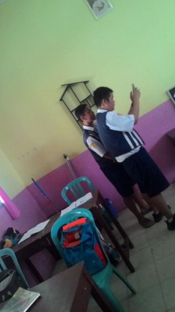 Kingdom_IX8's tweet photo. Selfie dulu kaleee😜😜 http://t.co/WJBNE3tM3E