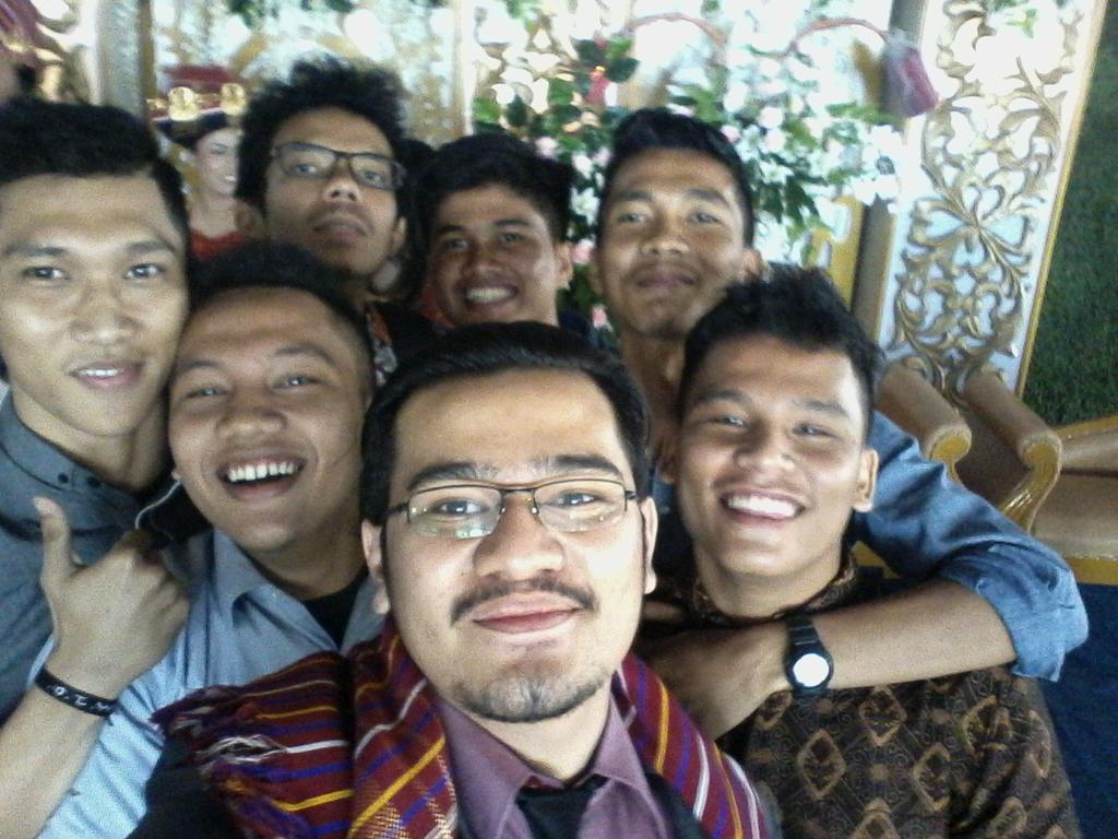 smbfams's tweet photo. @andiesalomo @vinson_dan @bjeflg @tommystodd @HaranganSitorus @YoelOpung @ingwerhaloho http://t.co/UEFxVe9g2u
