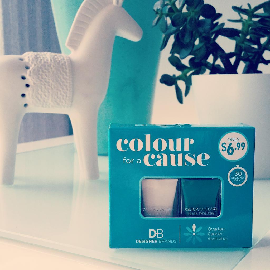 LozLoz1988's tweet photo. Support @OvarianCancerOz #OvarianCancerAwarenessMonth @DBCosmetics #ColourForACause #NailPolish #Teal @Chemmart_Aus 💅 http://t.co/iXaDzmIb2X