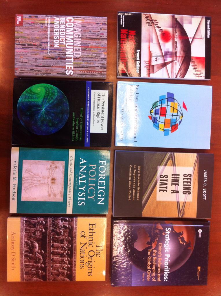 Con mucho gusto les informamos que los libros que hemos dado a donación a la biblioteca ya se encuentran disponibles