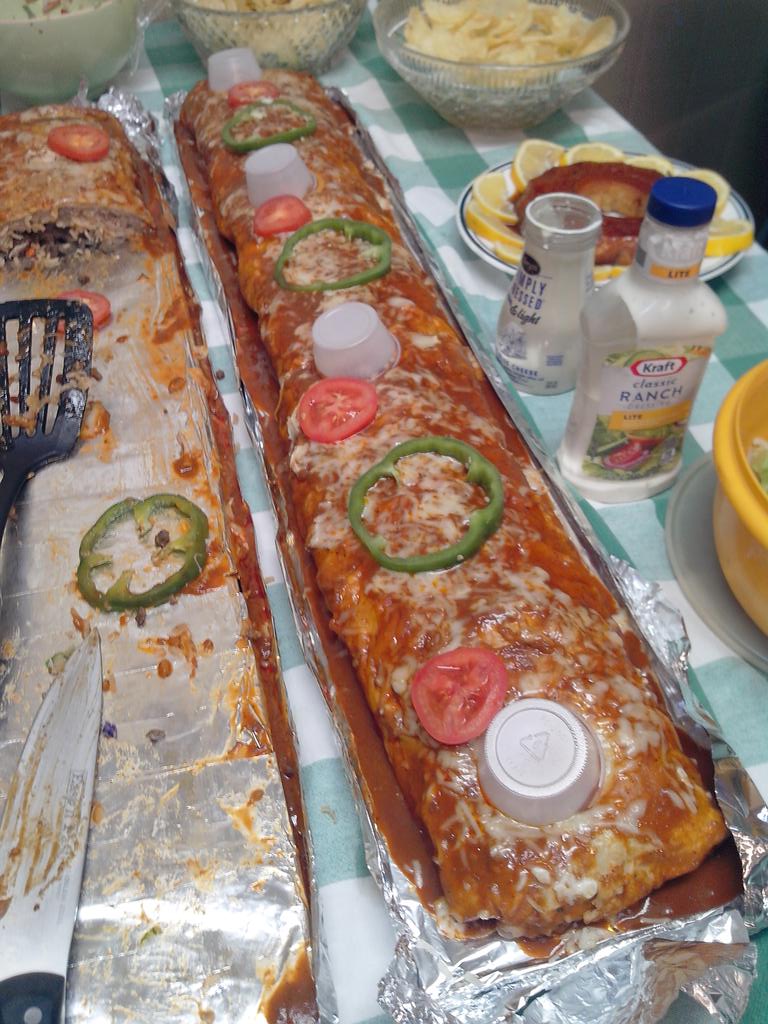 𝗔𝗹𝗲𝘅 𝗚𝘂𝗹𝗮𝗿𝘁 on Twitter "The biggest burrito ever! El burrito mas