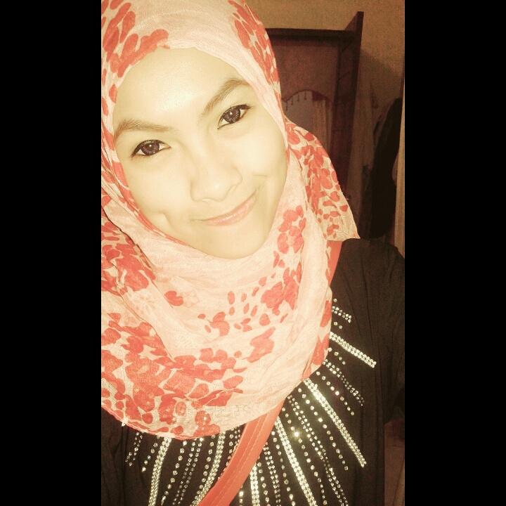 difollow yuk owner cantik kita @evazhelva_