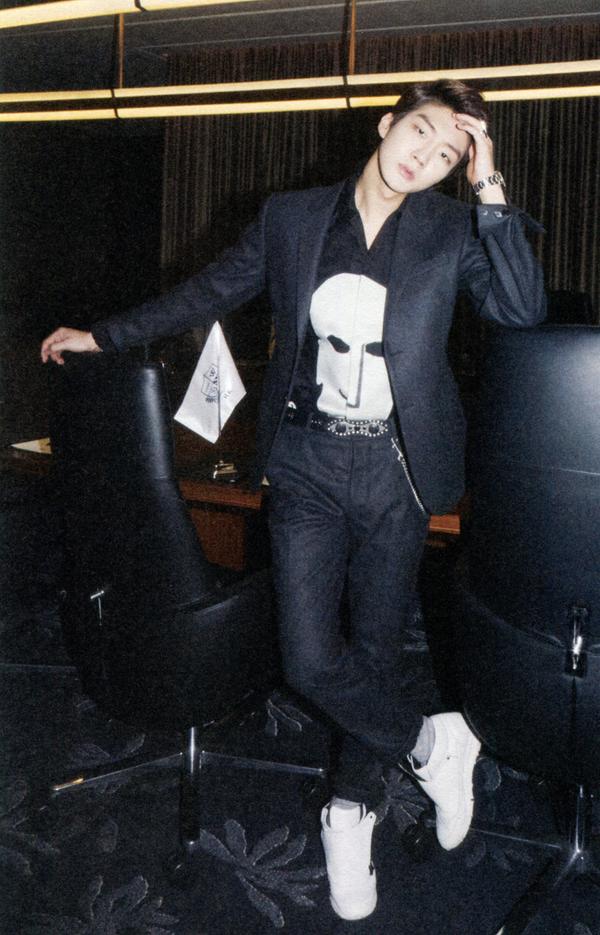 YGEFRP's tweet photo. "seunghoonID: #WINNER #SEUNGHOON WWIC Photobook
https://t.co/t0FzjDKDDN
https://t.co/7IUVnBjufn 
(cr: goduandme5) http://t.co/FcjDKWeLvs"