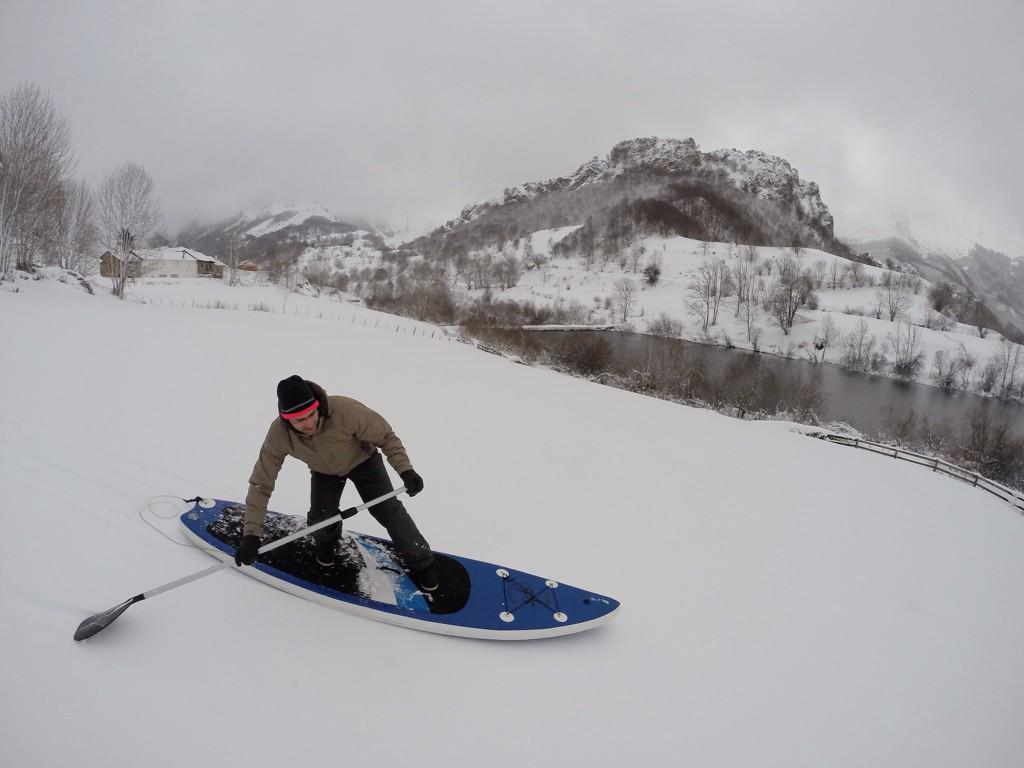 SurfSchool's tweet photo. Que mejor que comenzar la semana con #SkiPaddle #PaddleSurf #SUP #Ski #Surf #Somiedo #Asturias @Picos_de_Europa http://t.co/9SWX5TKO7e