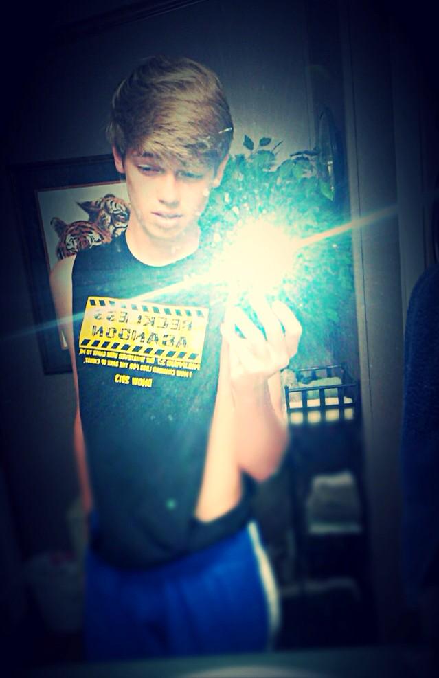 If i get 100 favs i will do a dare that someone ask