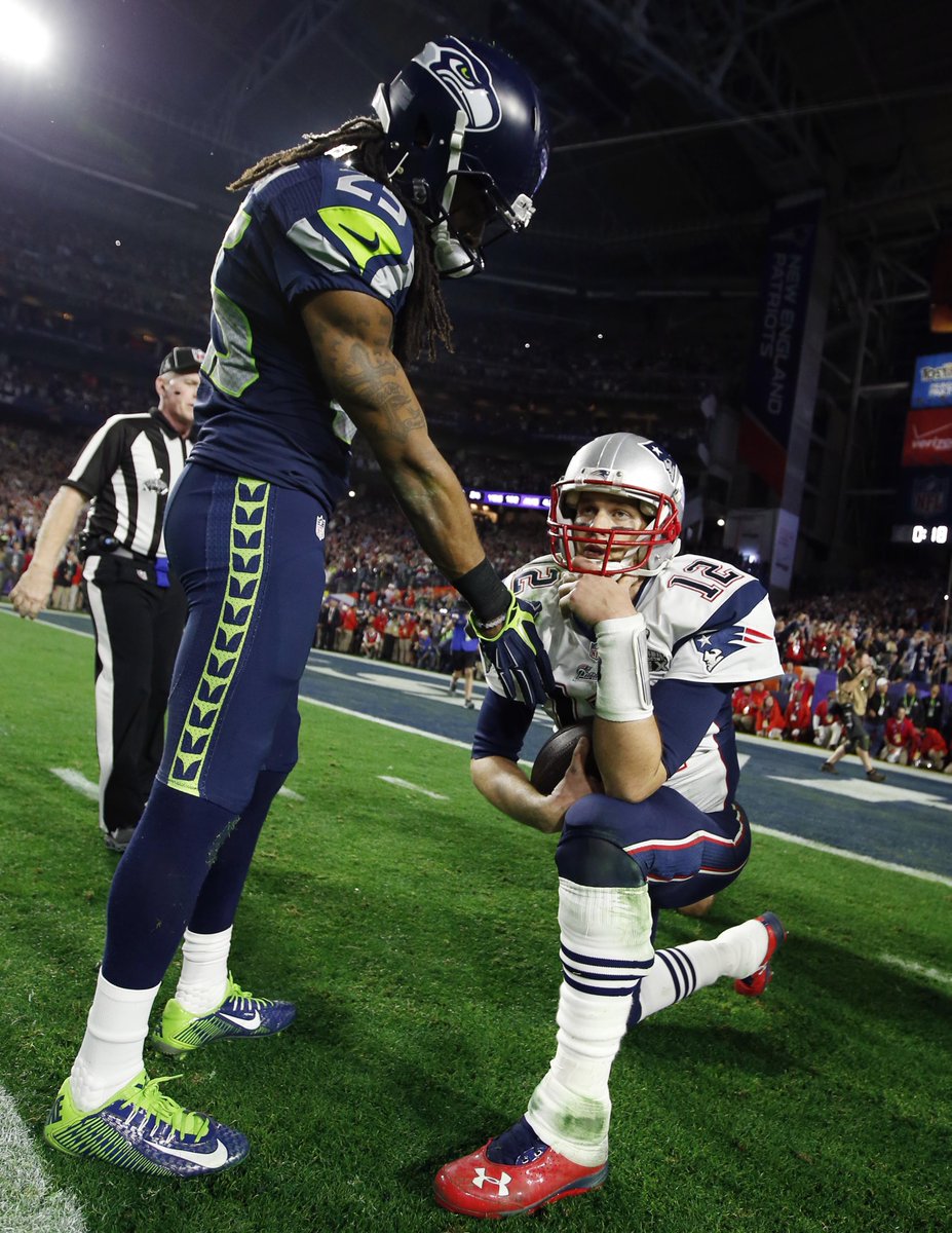BostonDotCom's tweet photo. Richard Sherman and Tom Brady Renew Acquaintances in Another Amazing Photo http://t.co/fP66oEUDJ3 http://t.co/RsC0HxsF9O
