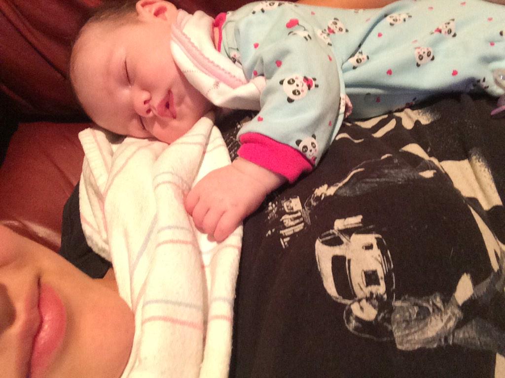 SydneyRobison's tweet photo. My favorite wittle cuddle bug 😍 http://t.co/LVumidr9fm