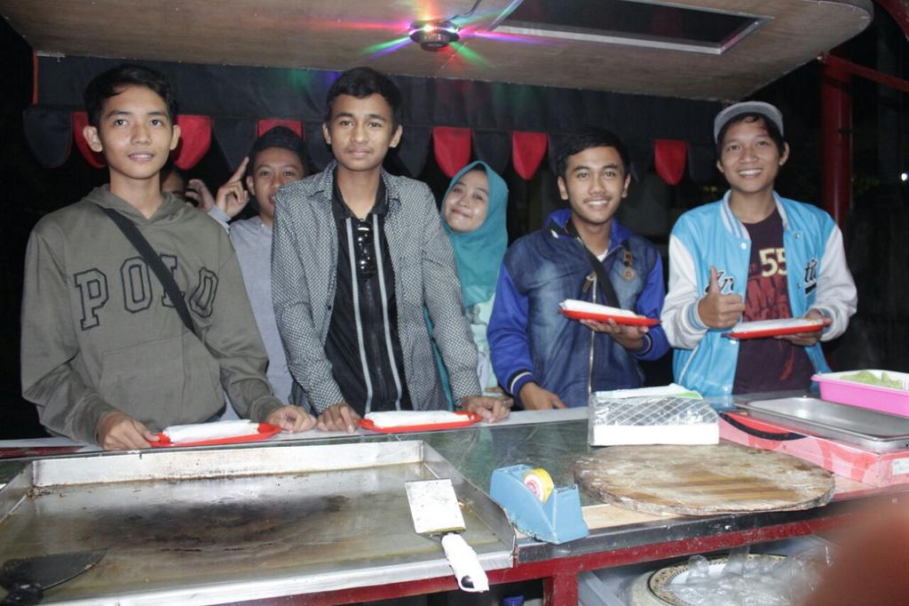 Thanks @fahri_azmi48 @yogy_ardiasnyah <a href="/Adnan_Yunan/">AdnanYunan</a> yg udah singgah ke <a href="/kebabMonzter/">KebabMonzter</a> ..
