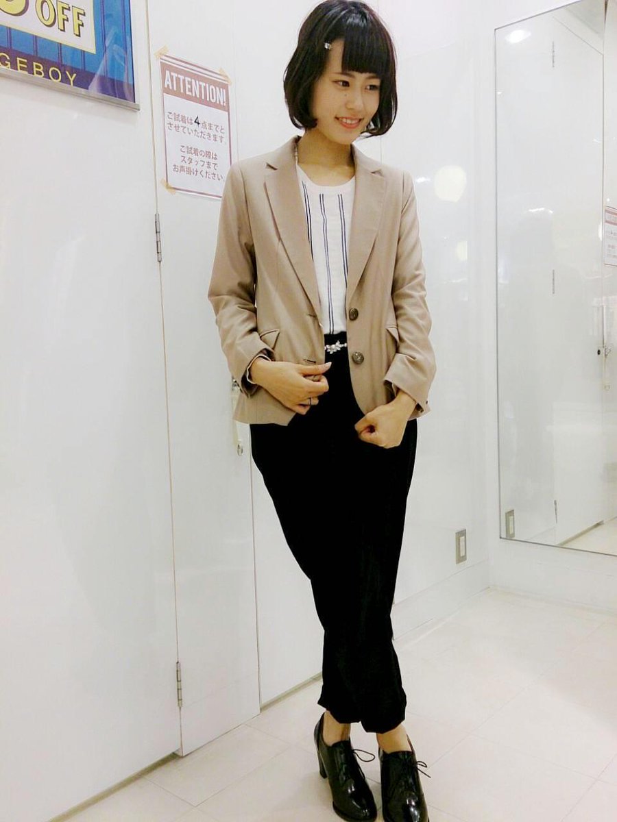 ページボーイ 新作ジャケットコーデ 今年はパンツとあわせて着こなすのがおすすめ ストライプの裏地も人気の秘密 和歌山mio店 Http T Co S7tmesz6xc Http T Co Wz8oc4rljs