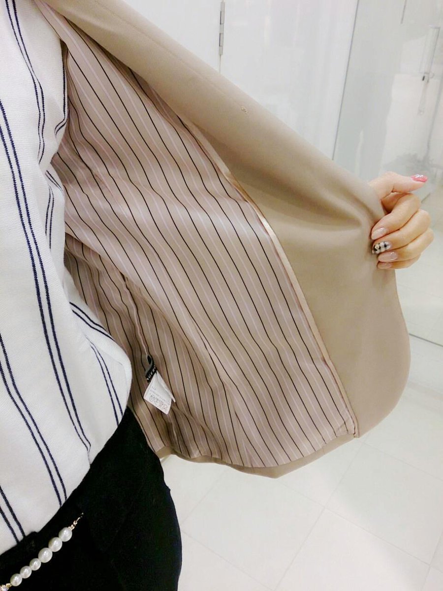 ページボーイ 新作ジャケットコーデ 今年はパンツとあわせて着こなすのがおすすめ ストライプの裏地も人気の秘密 和歌山mio店 Http T Co S7tmesz6xc Http T Co Wz8oc4rljs