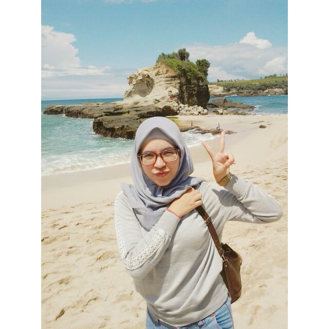 chachakhansa's tweet photo. Pantai Klayar Pacitan Jawa Timur Indonesiaaaa //_\\ http://t.co/OKdoTuKx6b