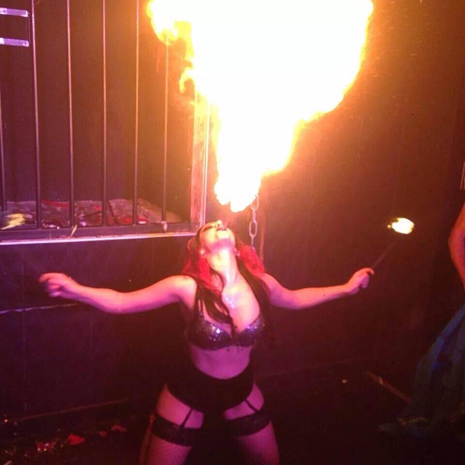 How many girls do you know that can do this? 🔥
