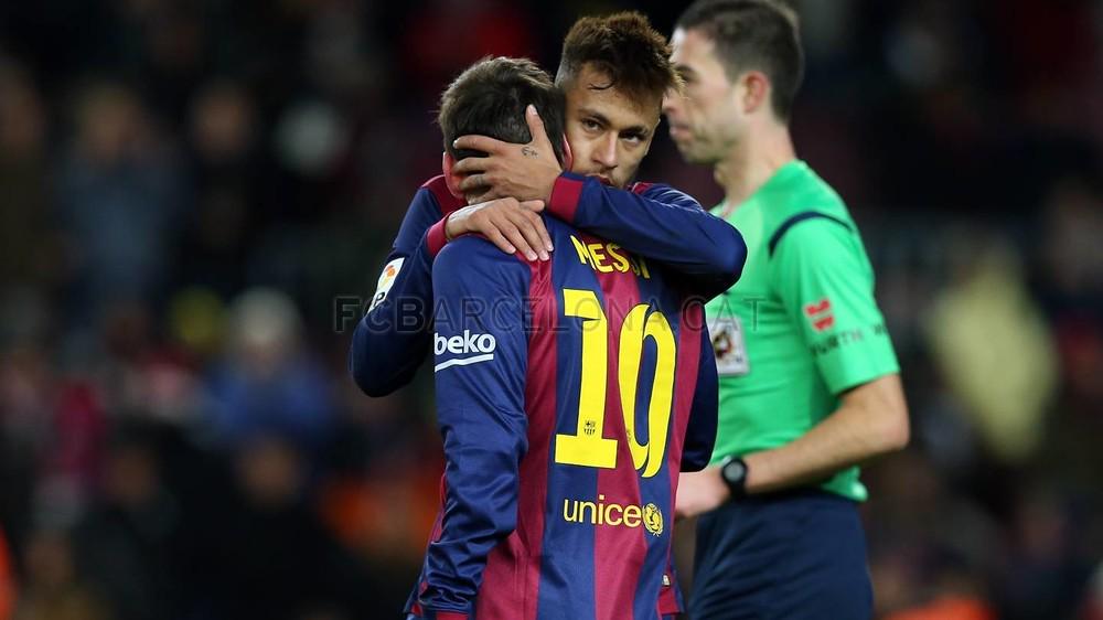 INDOBARCA_PDG's tweet photo. Last pict @neymarjr with Leo , like this :* #FCBVillarreal #BarcaPict http://t.co/dCgJ7LF5yp