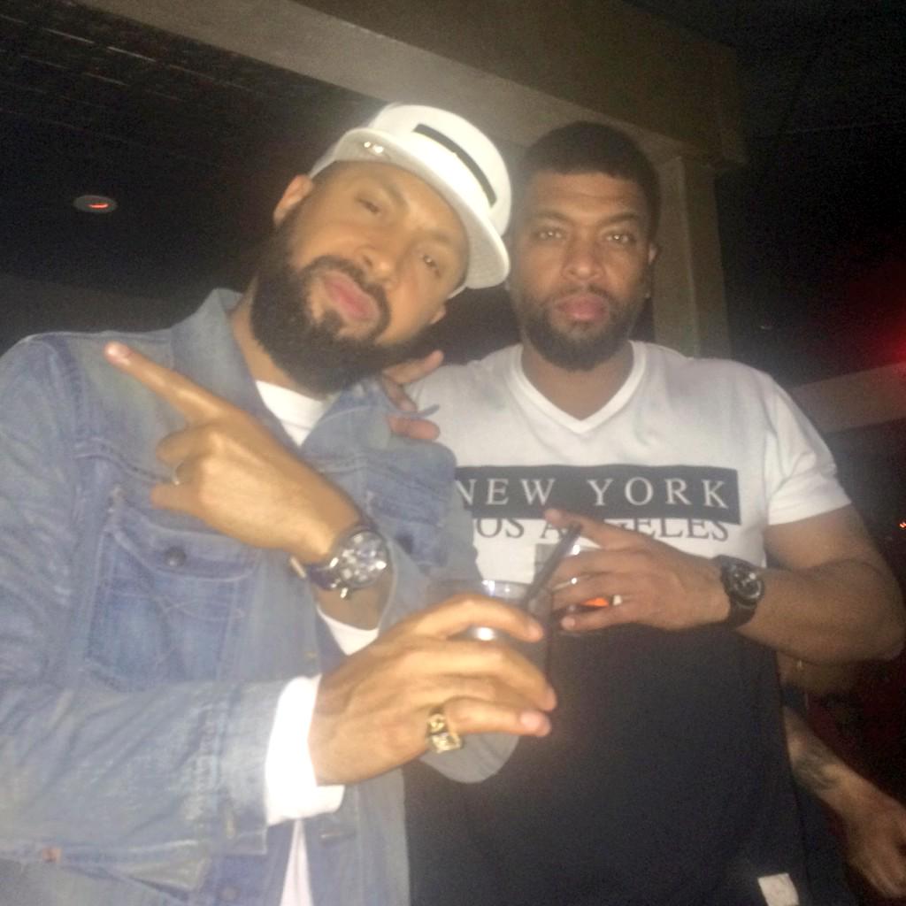 DeRayDavis's tweet photo. Me & @KennyBurns got AZ goin up on a SUNDAY! #redrevolver now #ifUABadBitchAndUNotHereUFugginUp http://t.co/VTKodQlTzD