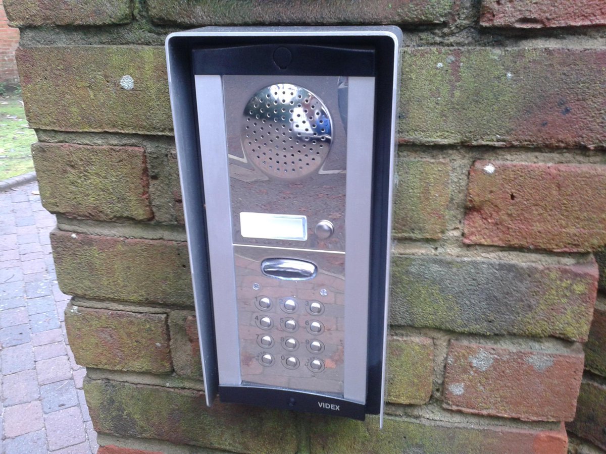 UpOverGarage's tweet image. Did you know we carry out repairs &amp;amp; maintenance to manual &amp;amp; #electricgates. #gateautomation plus.google.com/u/0/1143186071…