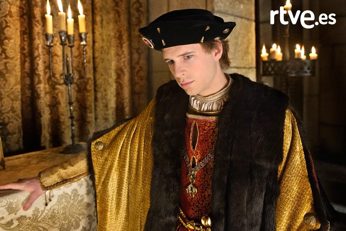 carlosrey_tve's tweet photo. Empieza el rodaje de 'Carlos, Rey, Emperador' http://t.co/u1qhLXCsFX http://t.co/v3qSzS2cd9