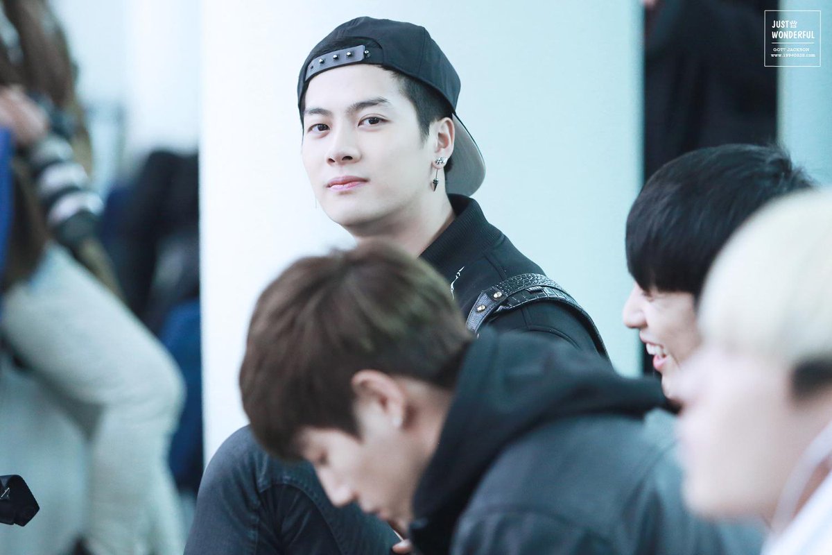 19940328com's tweet photo. [PICS UP!!] 150114김포공항  #잭슨 #JACKSON 
>>> http://t.co/Q5srBiU6fY<<< http://t.co/hQLRCh1aqm