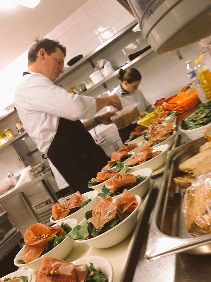 We interviewed the man behind the <a href="/LottoJumbo_road/">Team Jumbo-Visma cycling</a> food. Behind the scenes with <a href="/jesper_boom/">Jesper Boom</a>! 
otesports.co.uk/blog/post/behi…