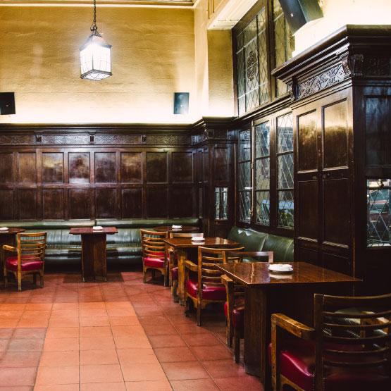 Absolut_ES's tweet photo. En #Febrero el #BarCock cambiará. Quedaros con esta imagen porque tardará en volver..  #AbsolutArtBar @Betteresmejor http://t.co/uMcynDm3H2