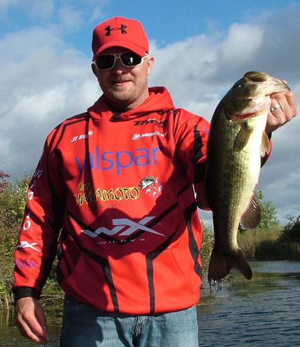 BagwellFishing's tweet image. Who wants to go fishing?  #UAFISH @wileyx @UnderArmour @Valspar_Paint @yamamotobait @BASS_nation @Cabelas @Fishhound