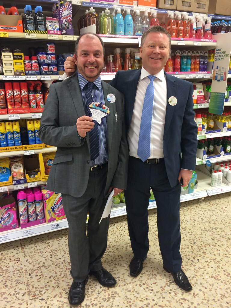 Excellent service award given to mike! Well done! Great customer feedback <a href="/benzdavies/">ben davies</a> <a href="/Em_Goodall/">Emma Goodall</a> <a href="/mchammer_time/">Mike Norbury</a>