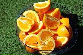 PrivateSchool96's tweet photo. Back when these were a highlight of any sports fixture #HalftimeOranges http://t.co/UxG7M0q049