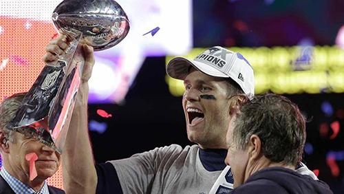 ABC7Chicago's tweet photo. #SuperBowI Recap: #PatriotsWIN after Seahawks Russell Wilson's Malcolm Butler interception http://t.co/zUaLp3tJvb http://t.co/iKkeQ7tEVQ